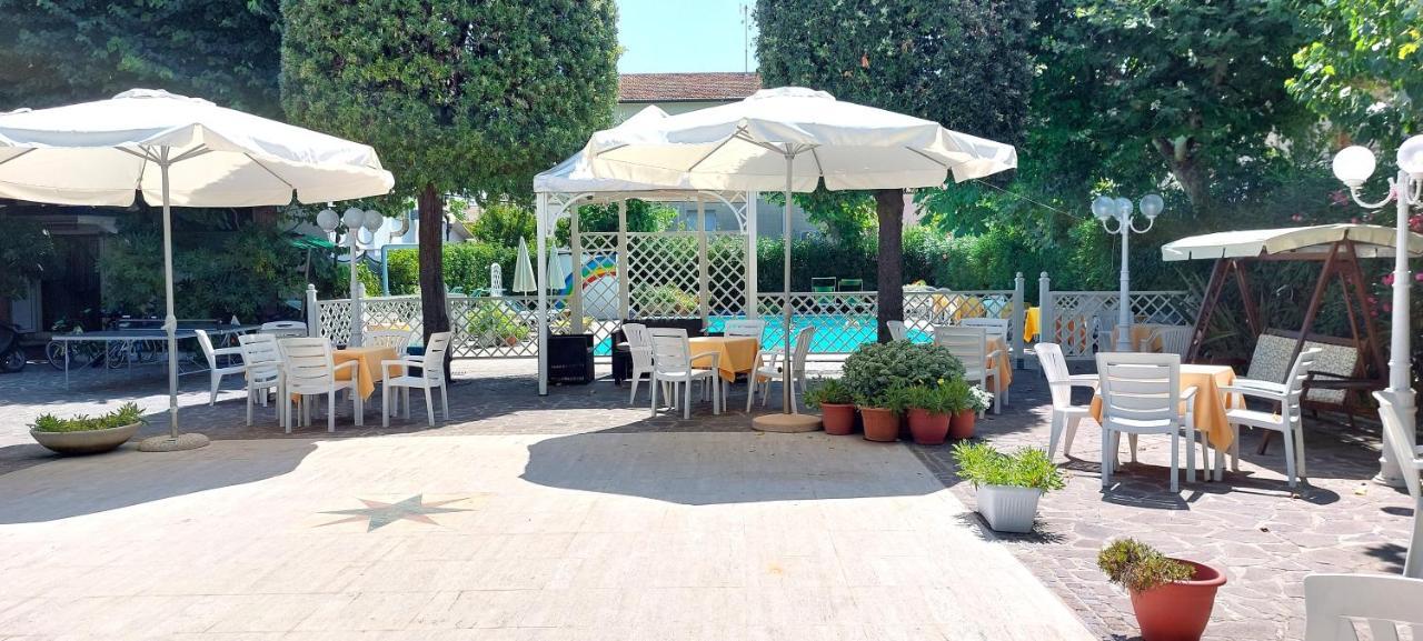 Hotel Garden B&B Marotta Dış mekan fotoğraf