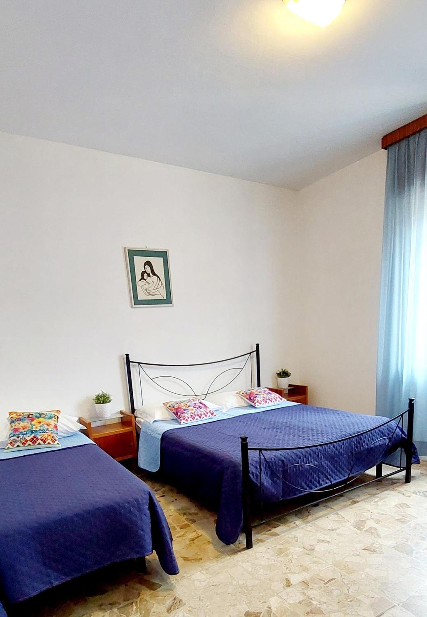 Hotel Garden B&B Marotta Oda fotoğraf