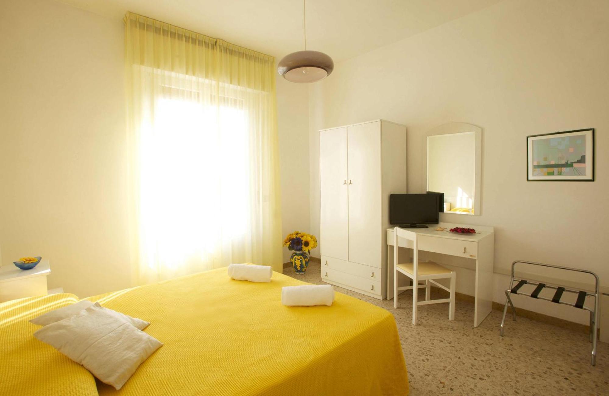 Hotel Garden B&B Marotta Dış mekan fotoğraf
